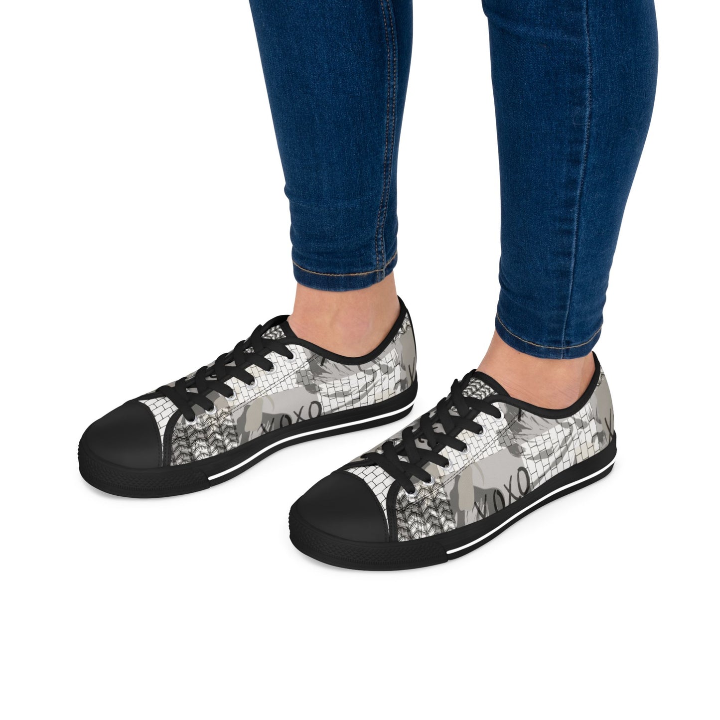 Stylish Women's Low Top Sneakers, Casual Footwear, Trendy Sneakers, Unique Design, Everyday Comfort, Fashionable Gift